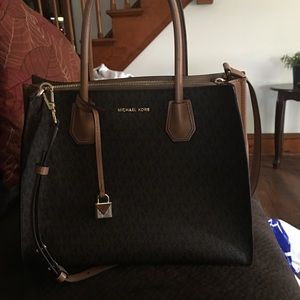 Michael Kors Purse (Authentic)